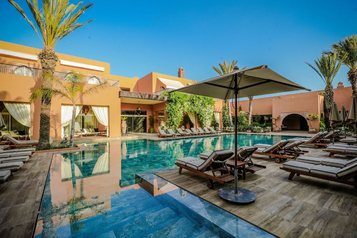 Basseng, golf og spa. Hotell med bar og restaurant utenfor Agadir Marokko