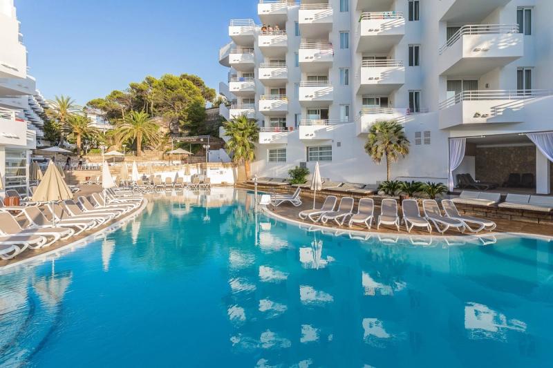 FERGUS Style Cala Blanca Suites - Image 1
