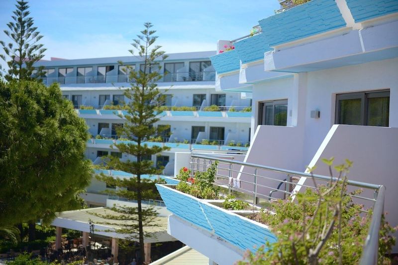 Blue Horizon Hotel - Image 10