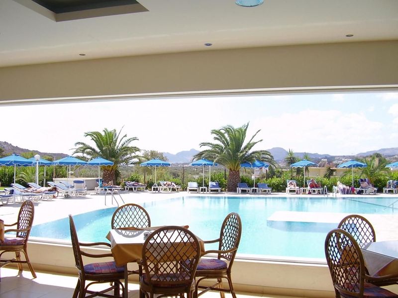 Zoes Hotel - Image 10