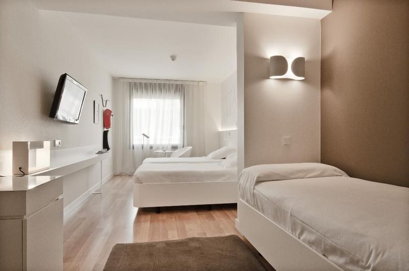 Pol & Grace Hotel - Image 9