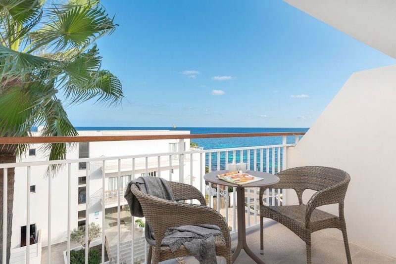 Atolon & Kaafu Beach Club - Image 7