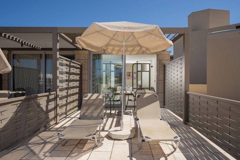 Minos Hotel - Image 2