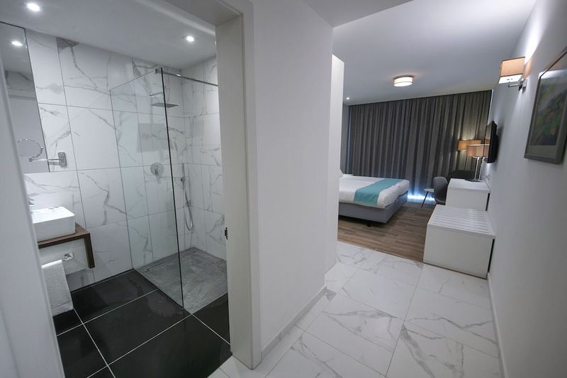 Solana Hotel & Spa - Image 5
