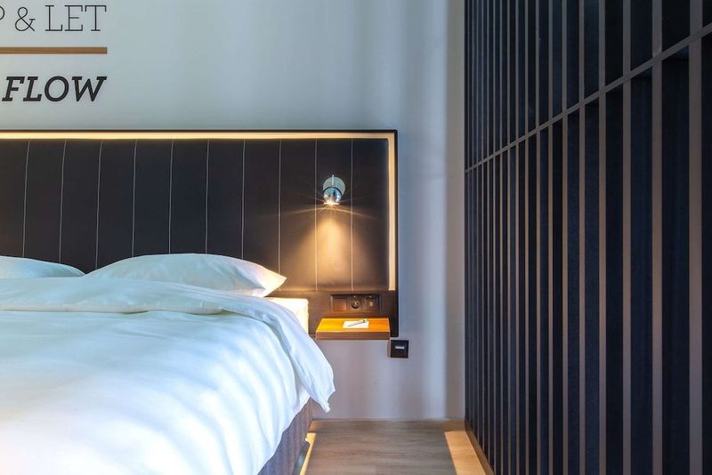 Park Inn by Radisson Poznan - Image 6