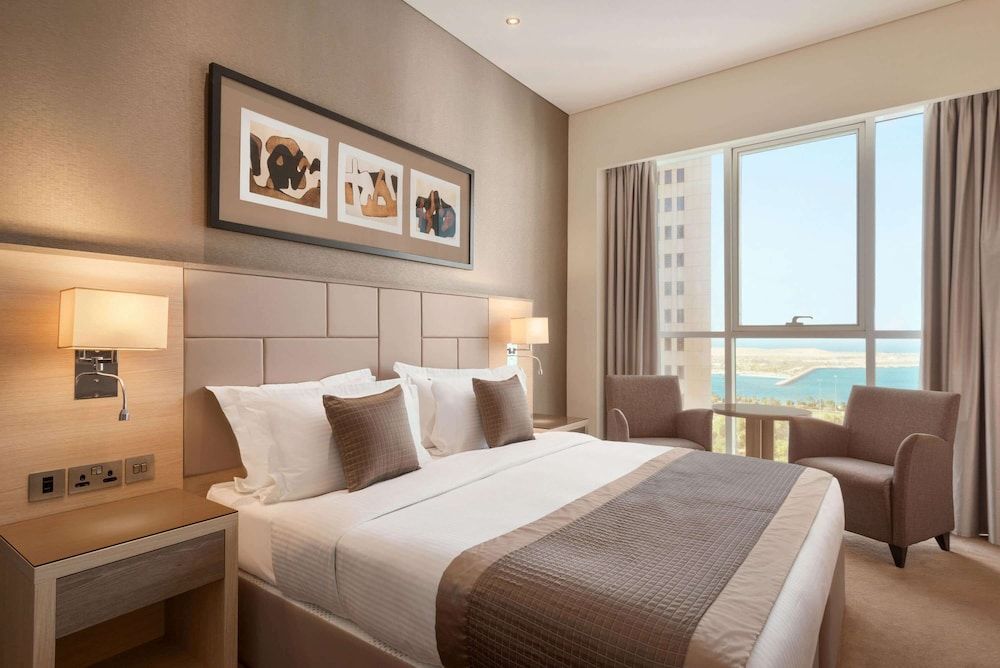 TRYP by Wyndham Hotel - Image 6