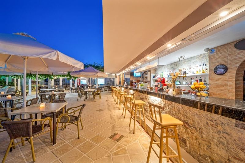 Maria Rousse Hotel - Image 4