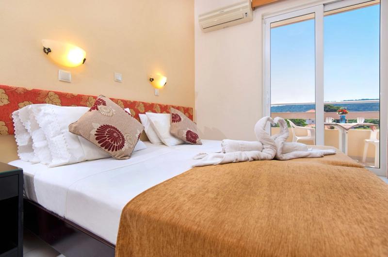 Sunday Hotel - Image 8