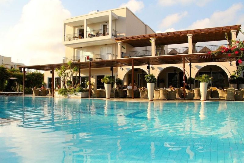Peridis Family Resort - Image 4