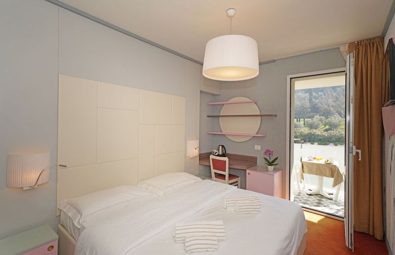 Hotel La Perla - Image 8