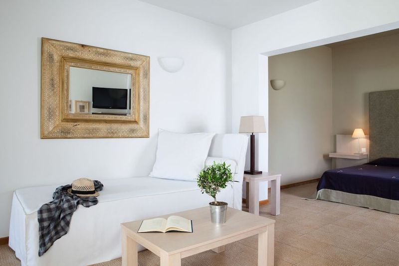Minos Beach Art Hotel - Image 5