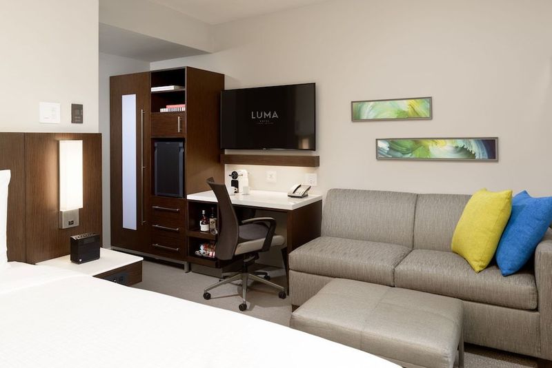 LUMA Hotel Times Square NYC - Image 10