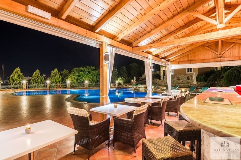 Pilot's Villas Luxury Suites - Image 4