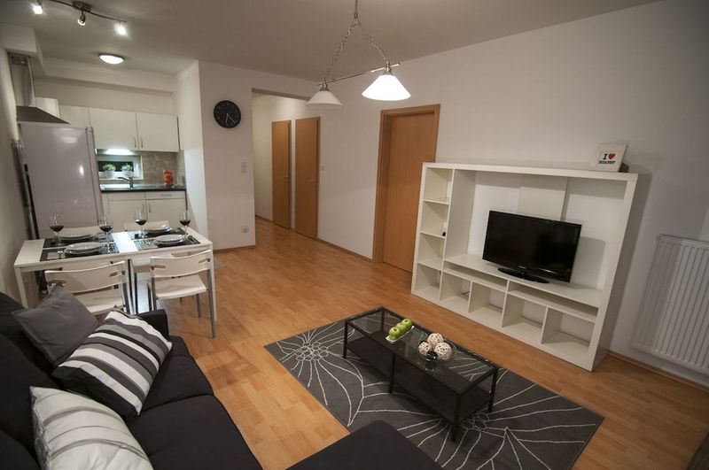 Corvin Center Suites - Image 10