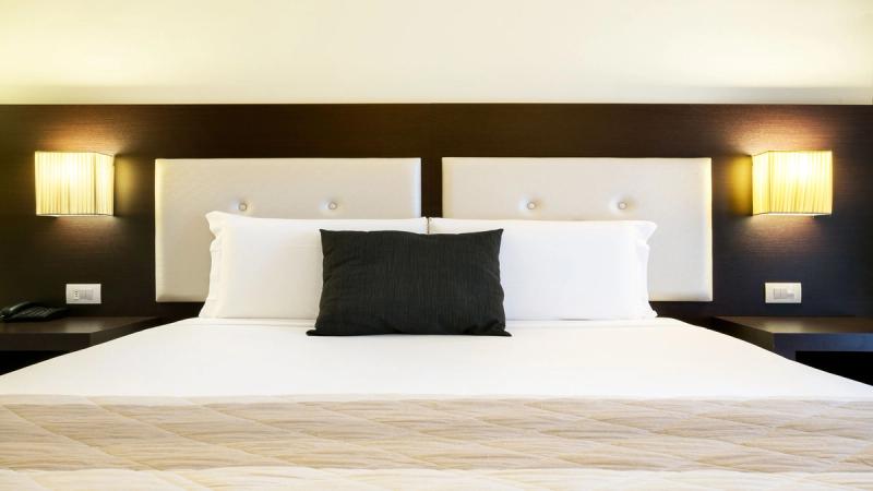 Hotel Executive - Image 10