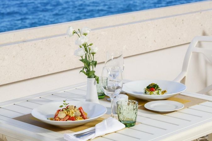 Middag med havsutsikt på Hotel Neptun i Dubrovnik