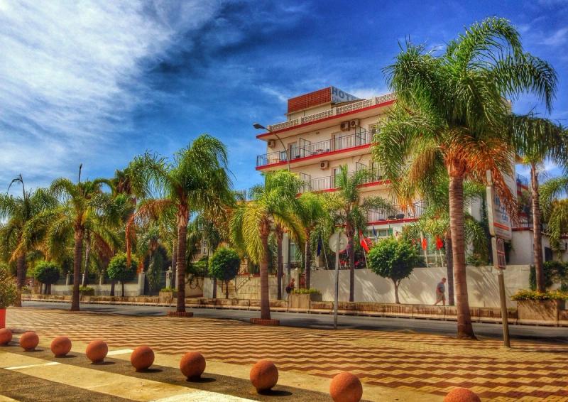 Hotel Carmen Teresa - Image 1