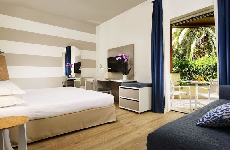 UNAHOTELS Naxos Beach Sicilia - Image 3