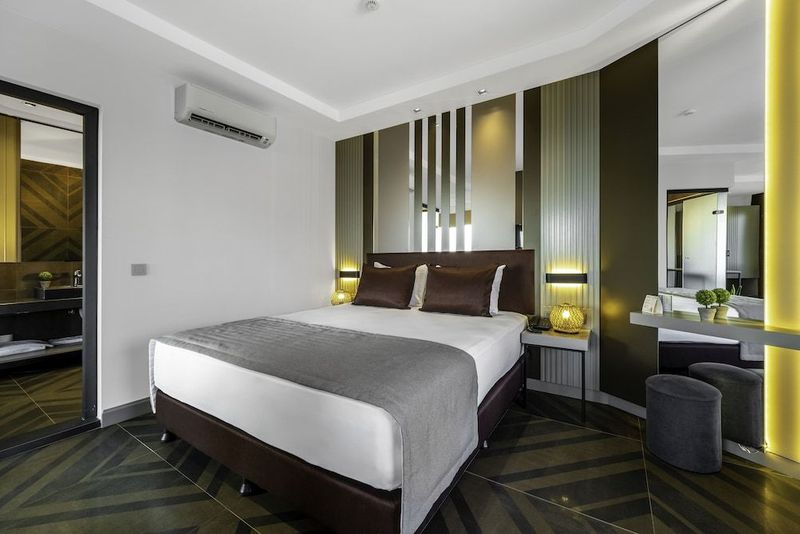 Riviera Hotel & Spa - Image 6