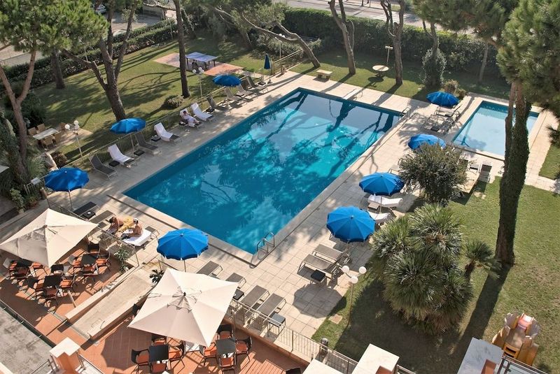 Versilia Palace Hotel - Image 1
