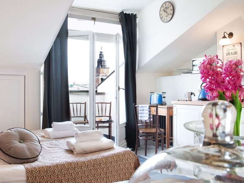 Antique Apartments - Image 3