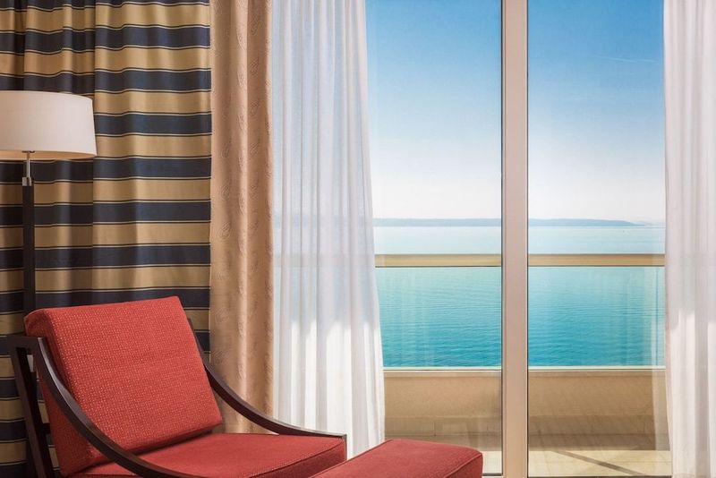 Le Meridien Lav Hotel - Image 2