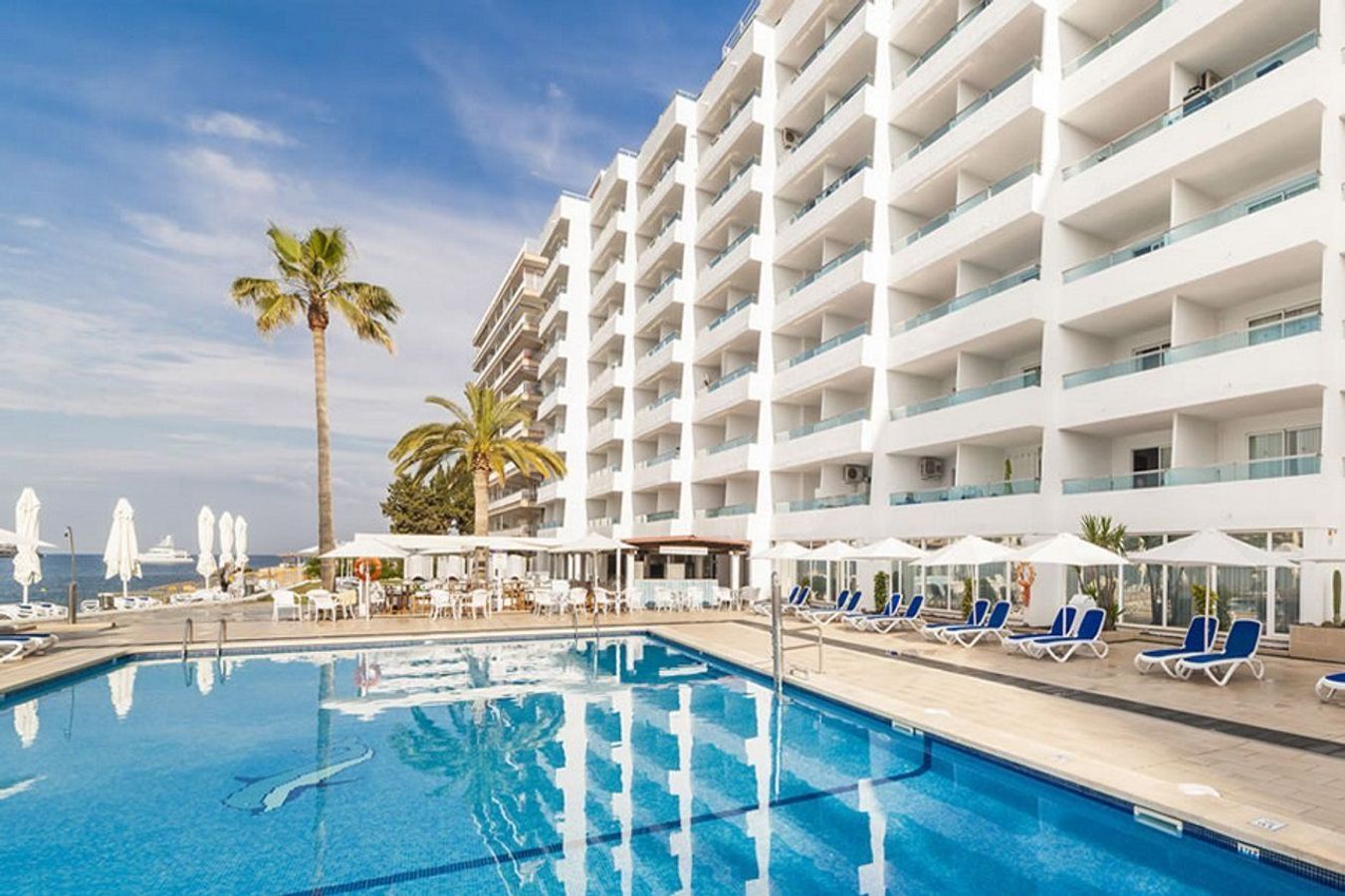 Globales Verdemar Apartments tilbyder moderne lejligheder med adgang til en fælles pool på Santa Ponta, Mallorca.