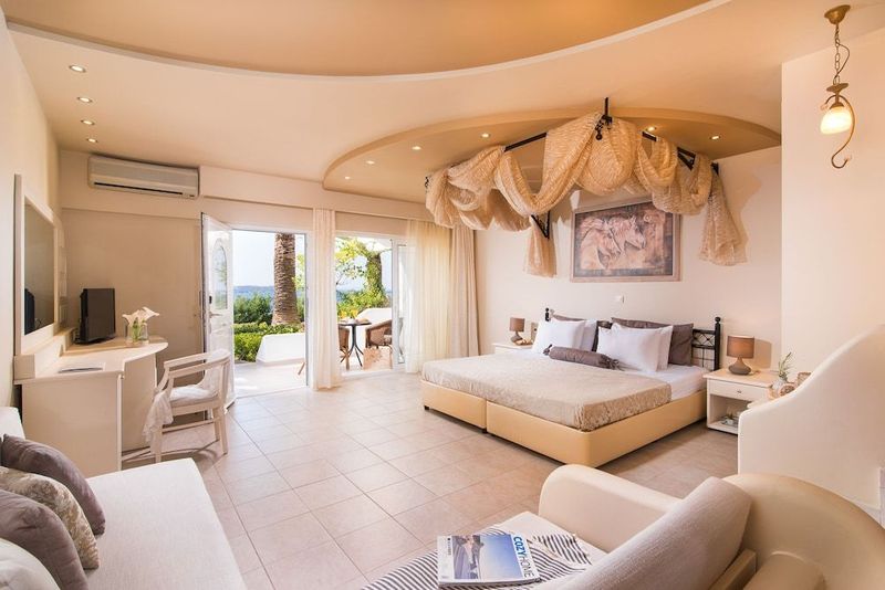 Alexandros Palace Hotel & Suites - Image 7