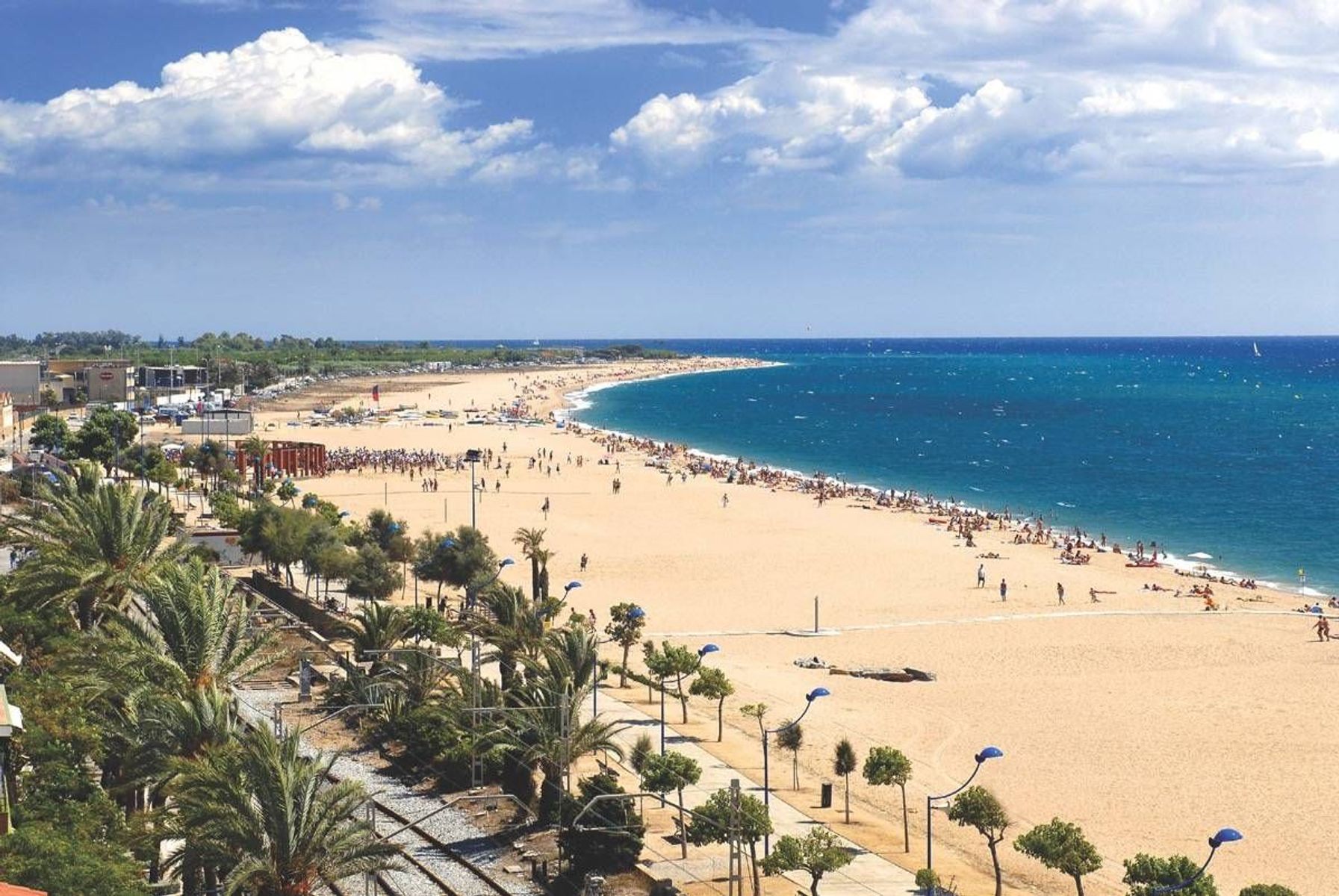 Nydelig strand i Malgrat de Mar på Costa Brava i Spania 