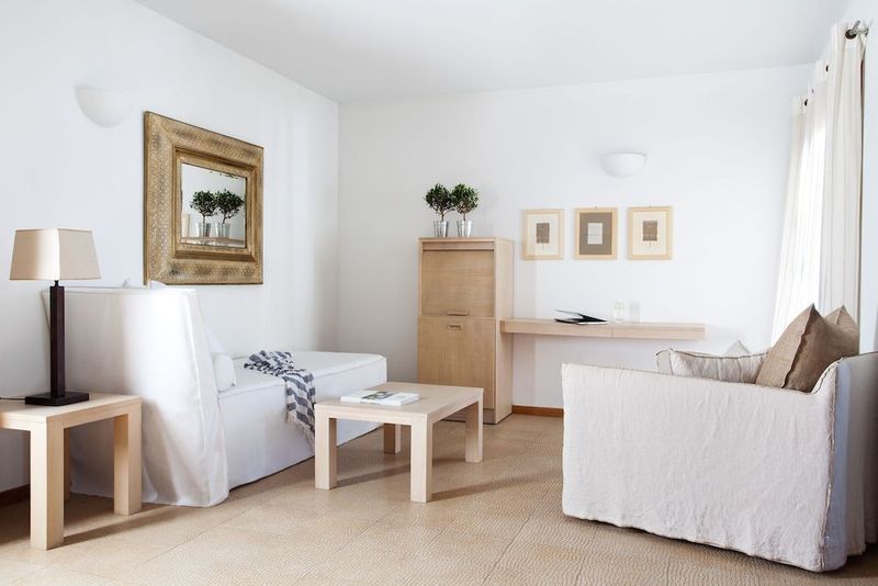 Minos Beach Art Hotel - Image 6