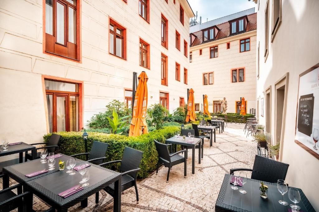 Elite Hotel - Image 6
