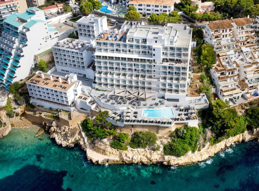 På Hotel Florida Magaluf bor du rett ved havet i Magaluf.