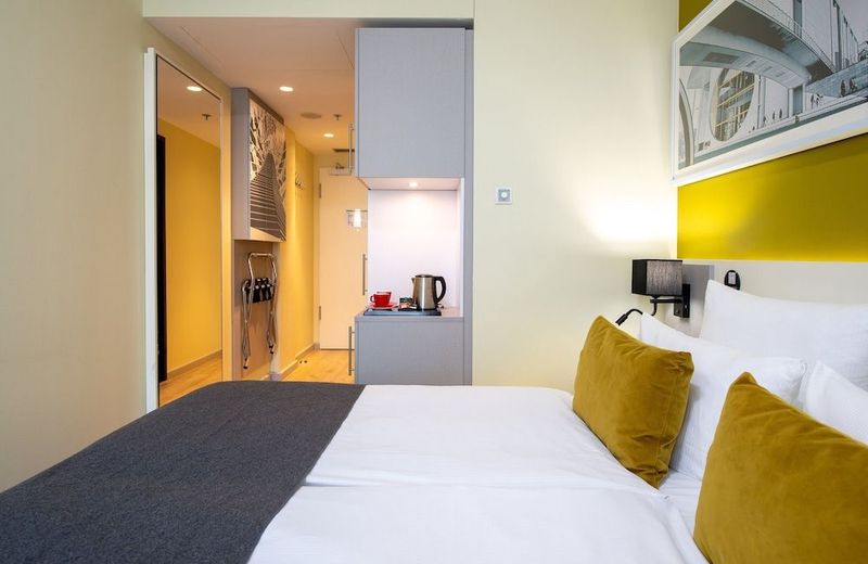 Leonardo Hotel Berlin Mitte - Image 6
