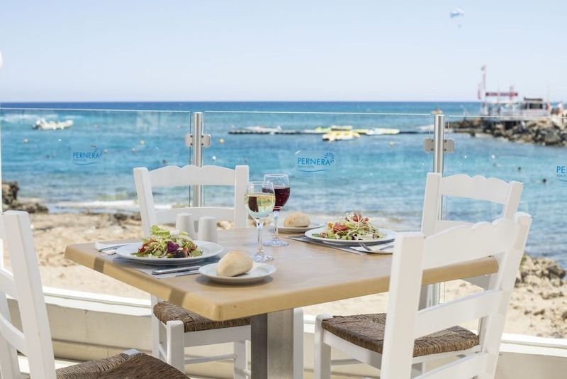 Pernera Beach Hotel - Image 10