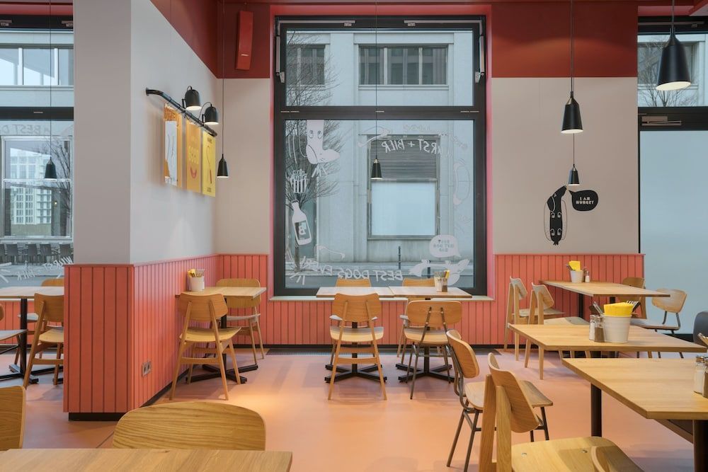 Berlin Marriott Hotel - Image 8