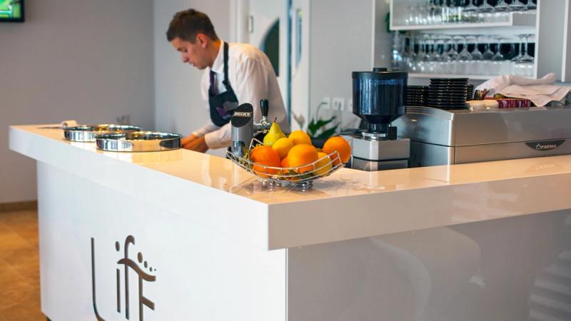 Life Hotel - Image 10