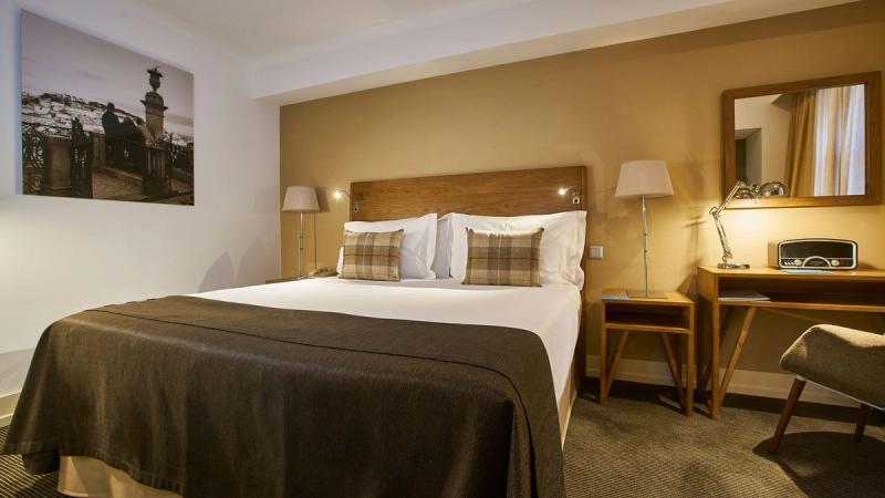 Porto Bay Marques Hotel - Image 10