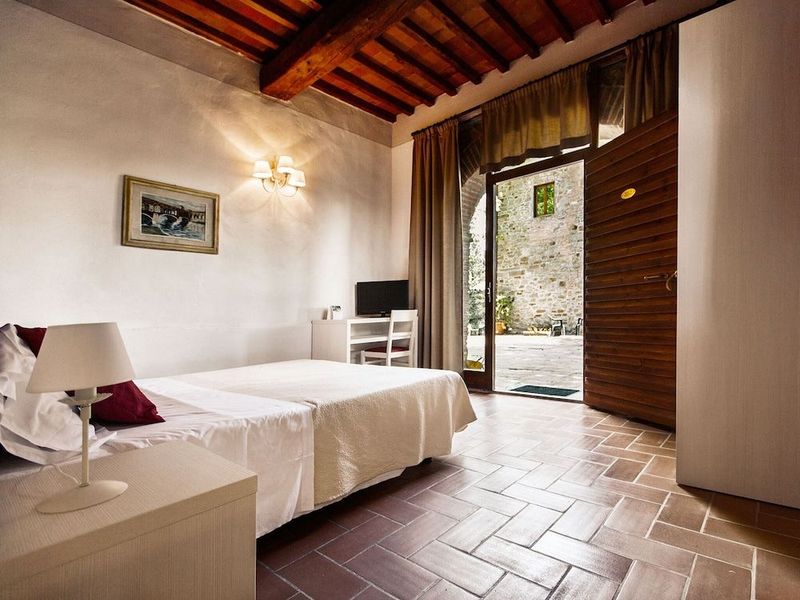 Norcenni Girasole Club - Image 3
