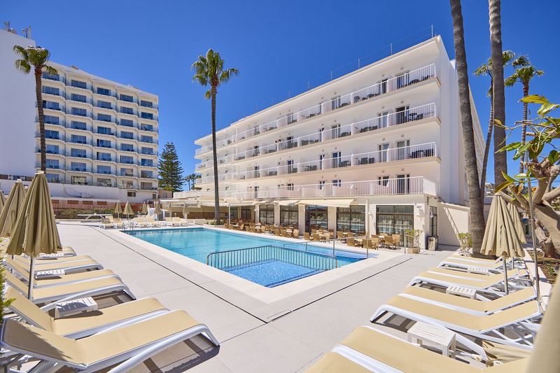 Universal Hotel Bikini - Image 4
