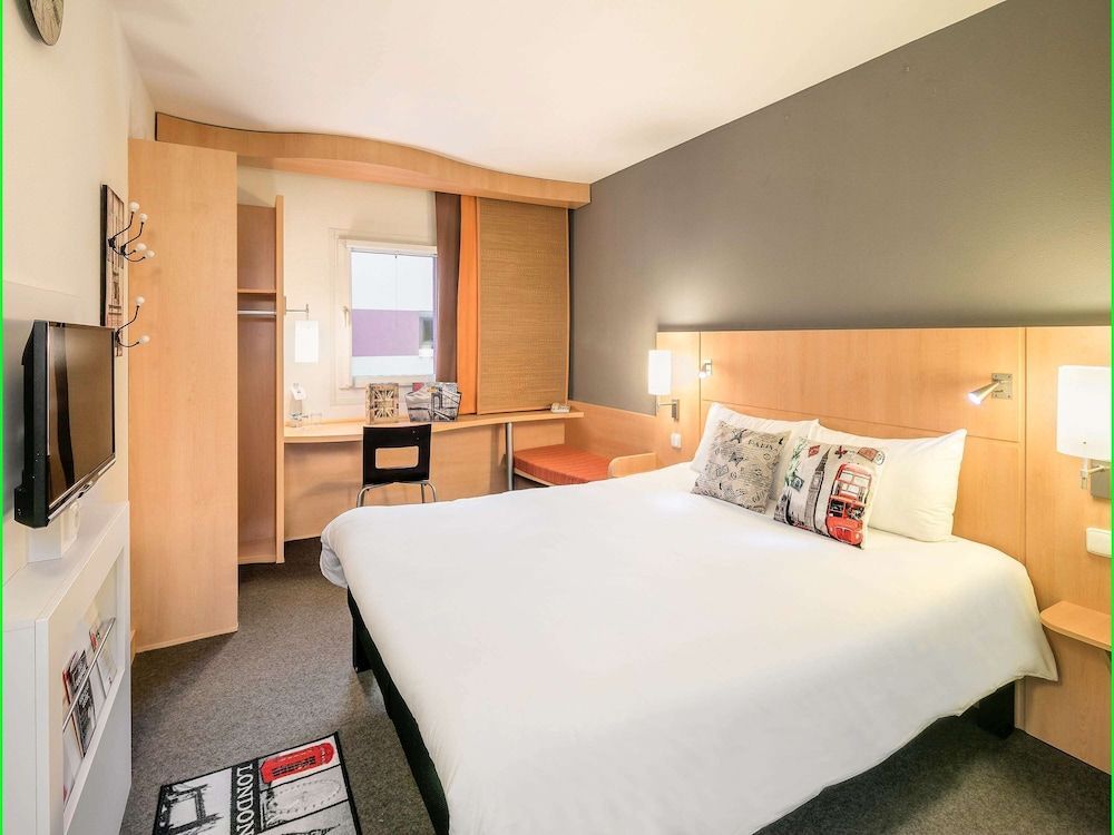 ibis Praha Old Town - Image 10
