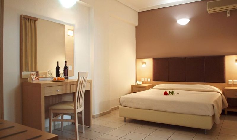 Caravel Hotel Apartments - Image 4