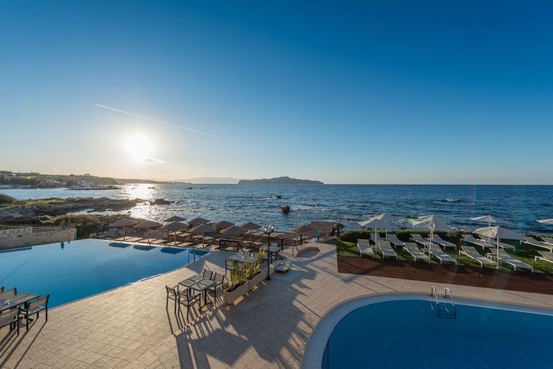 Corinna Mare Suites & Studios - Image 4