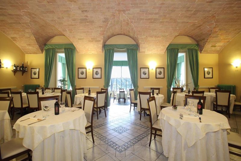 Hotel Chiusarelli - Image 10