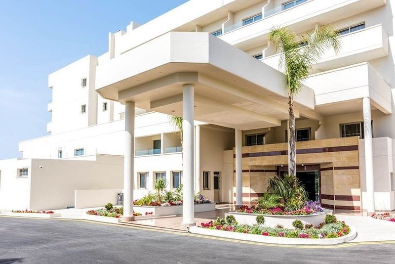 Nissiana Hotel - Image 3