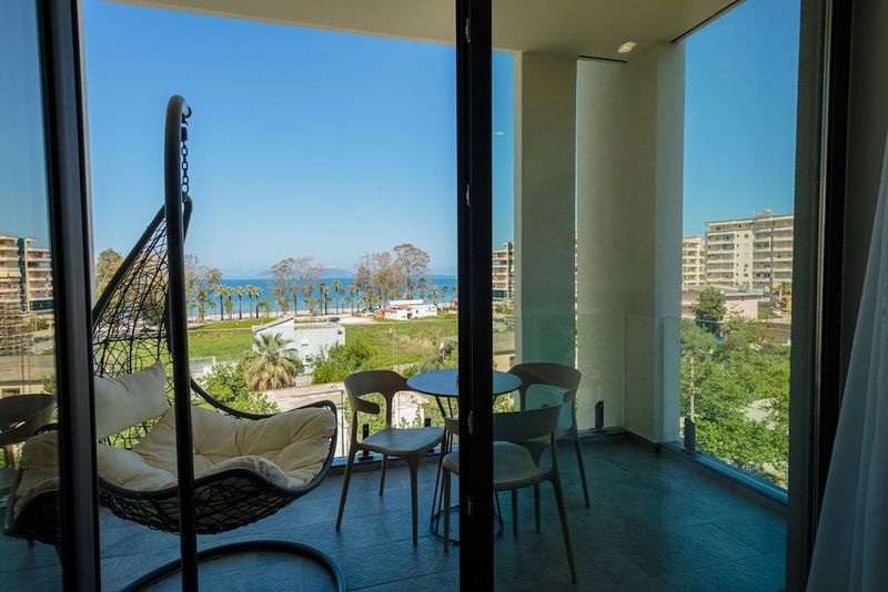 Ames Hotel & Spa - Image 2