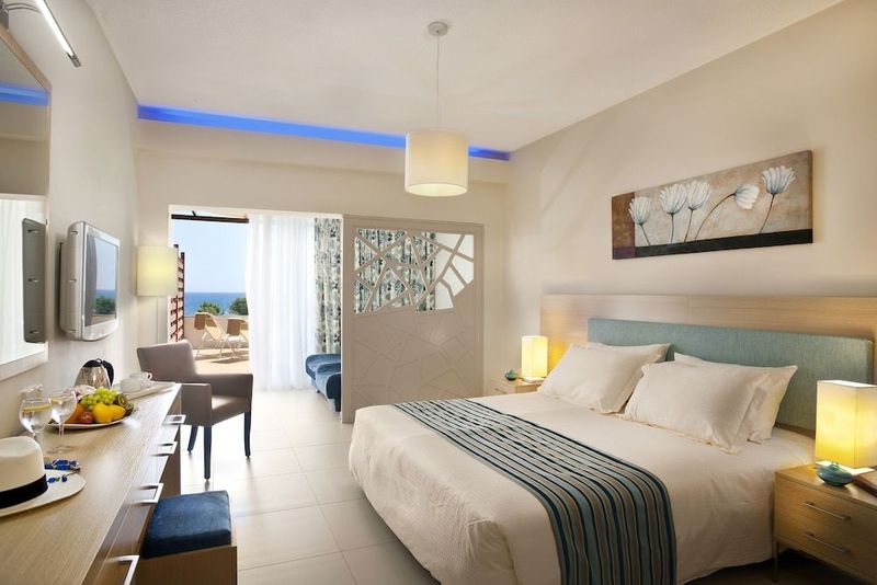 Pernera Beach Hotel - Image 8