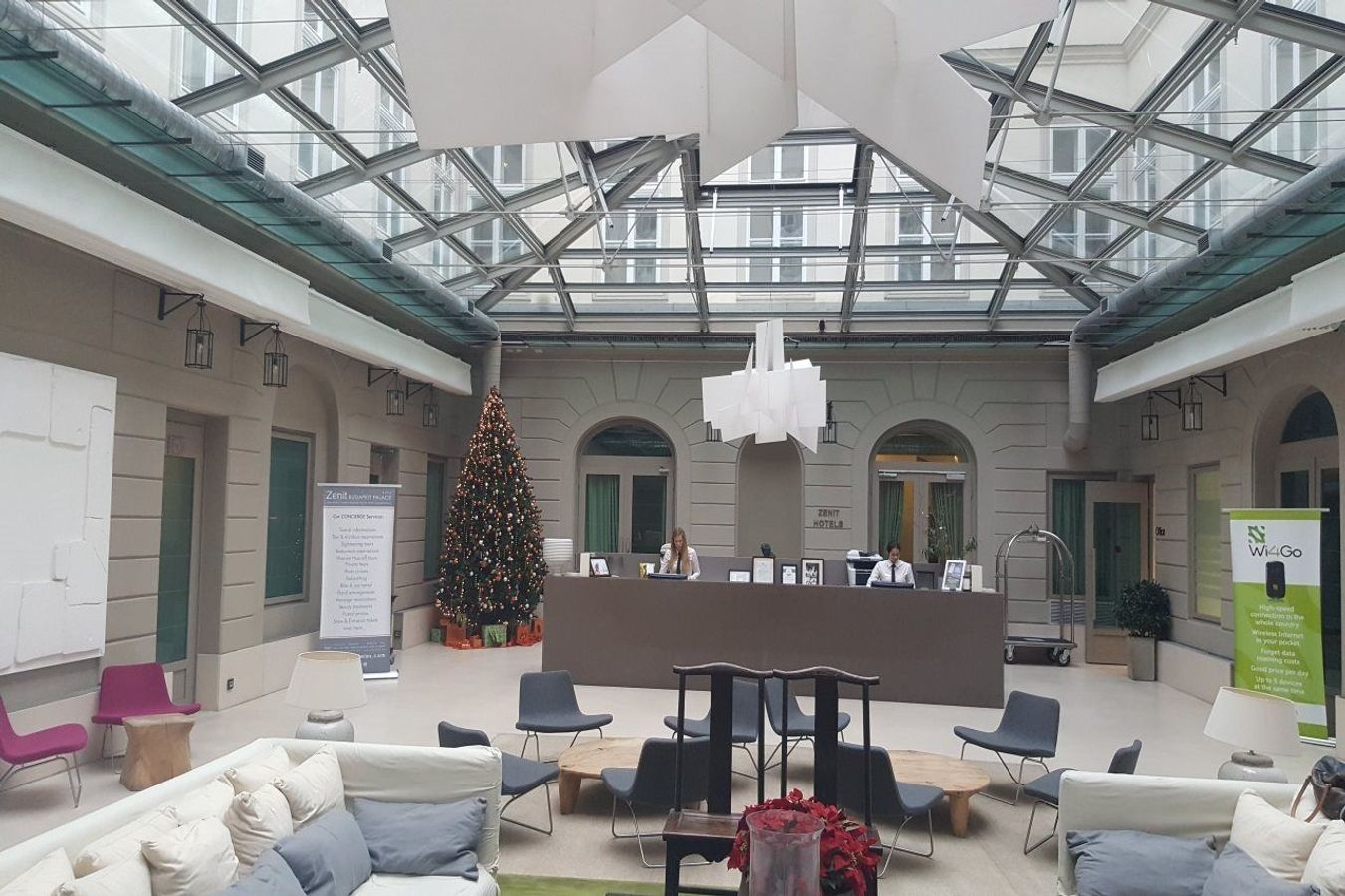 Boka Hotel Zenit Budapest Palace här