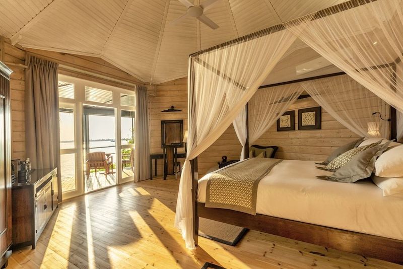 Komandoo Island Resort & Spa - Image 4