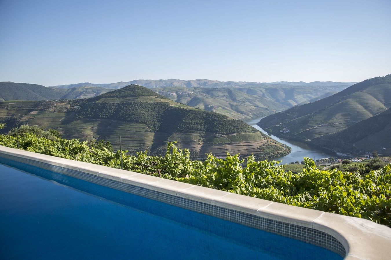 Casa de Casal de Loivos i Douro-dalen har blitt kåret til en av de seks vakreste utsikten i verden - og det er lett å se hvorfor.