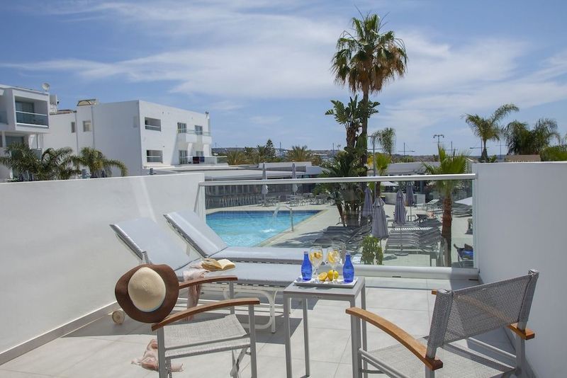 Limanaki Beach Hotel - Image 3